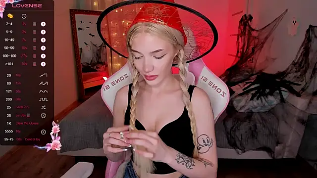 AnyaTaylor  online show from 10/30/25, 08:23