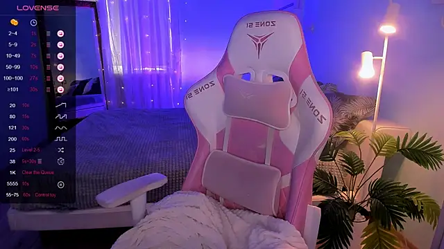 AnyaTaylor  online show from 04/11/26, 02:30