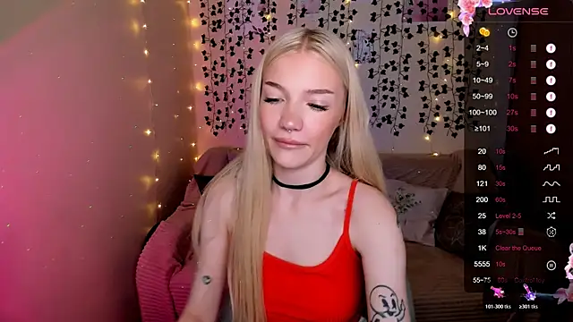 AnyaTaylor  online show from 11/04/25, 02:15