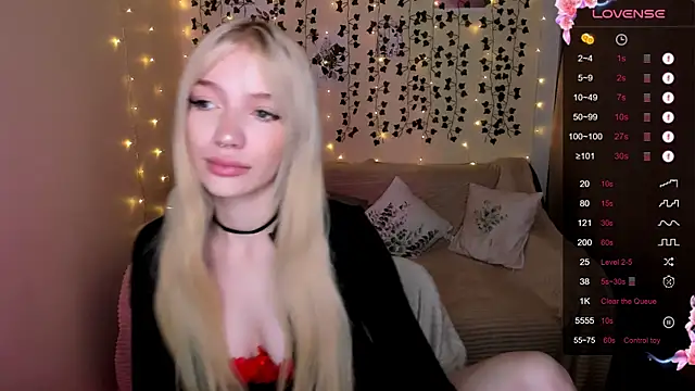 AnyaTaylor  online show from 11/18/25, 02:05