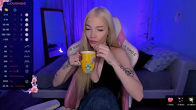 AnyaTaylor  online show from 11/30/25, 02:23