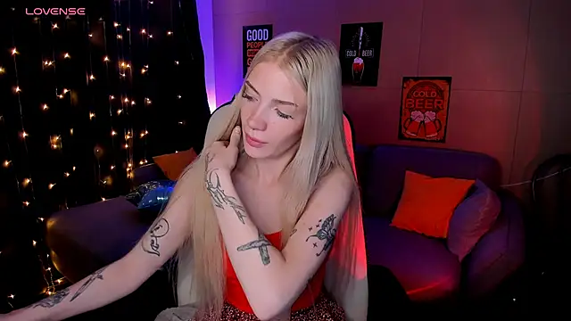 Snapshot of AnyaTaylor_ chatting on 09/25/25, 02:17 AnyaTaylor online show from 09/25/25, 02:17