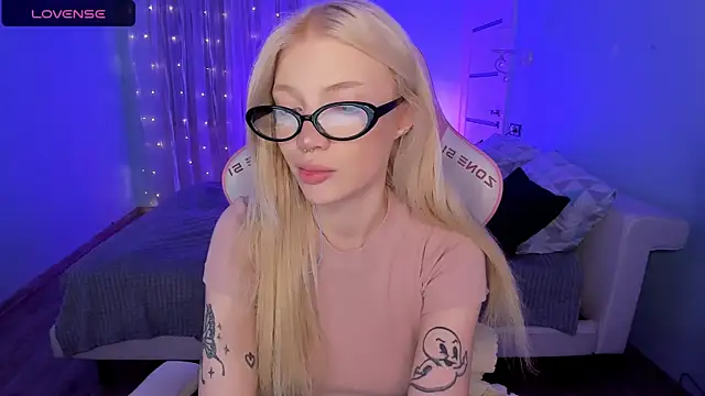 AnyaTaylor  online show from 02/07/26, 02:08