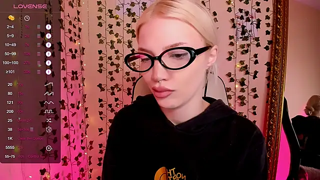 AnyaTaylor  online show from 02/25/26, 02:23