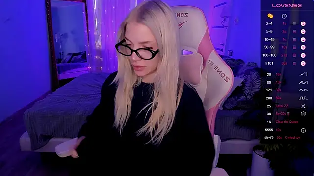 AnyaTaylor  online show from 04/25/26, 02:25