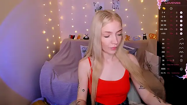 Snapshot of AnyaTaylor_ chatting on 09/27/25, 02:18 AnyaTaylor online show from 09/27/25, 02:18