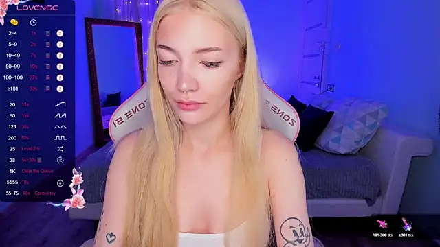 Snapshot of AnyaTaylor_ chatting on 10/18/25, 02:02 AnyaTaylor online show from 10/18/25, 02:02