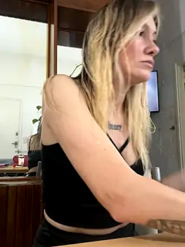 caritadeangellll online show from 10/24/25, 09:03