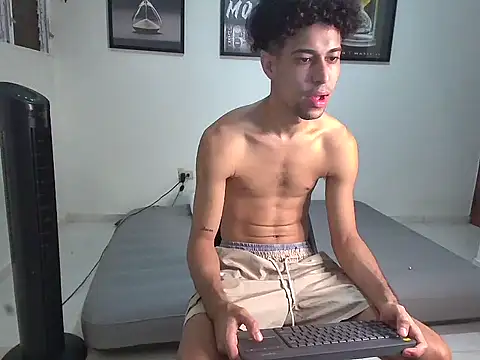 Dollarhot30 online show from 10/30/25, 06:55