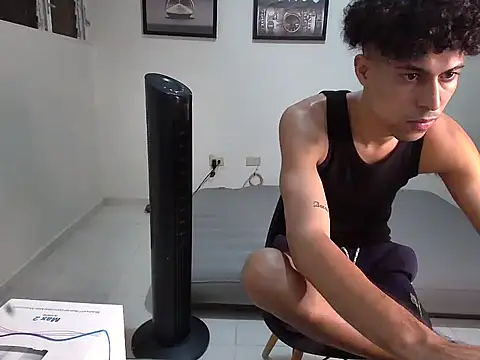 Dollarhot30 online show from 11/10/25, 12:15