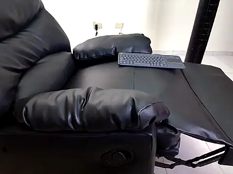 Dollarhot30 online show from 04/03/26, 03:29