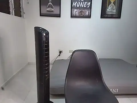 Dollarhot30 online show from 10/16/25, 08:33