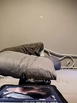 twitshe online show from 01/08/26, 12:05