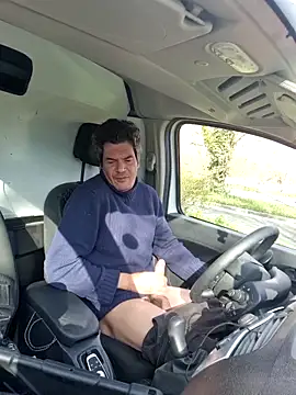 twitshe online show from 03/03/26, 09:05