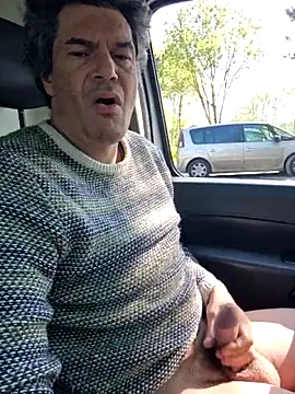 twitshe online show from 04/15/26, 08:42