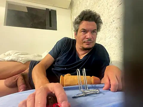 twitshe online show from 10/30/25, 12:31