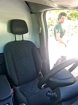 twitshe online show from 04/16/26, 12:50