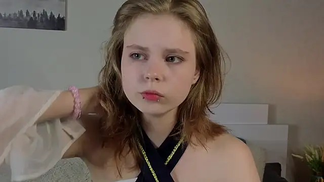 Snapshot of JulietteRain chatting on 06/10/26, 06:31 JulietteRain online show from 06/10/26, 06:31