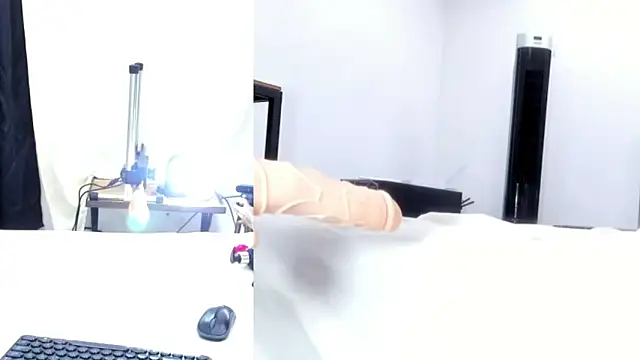  Lia  Stone online show from 02/19/26, 07:55