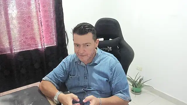 massimo dannger online show from 10/20/25, 05:24