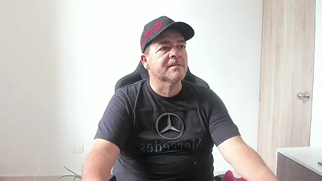massimo dannger online show from 10/06/25, 07:36