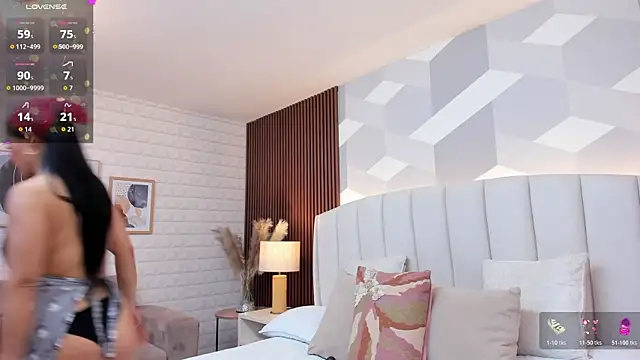 Snapshot of Mommy_Naughty chatting on 11/06/25, 11:36 Mommy Naughty online show from 11/06/25, 11:36