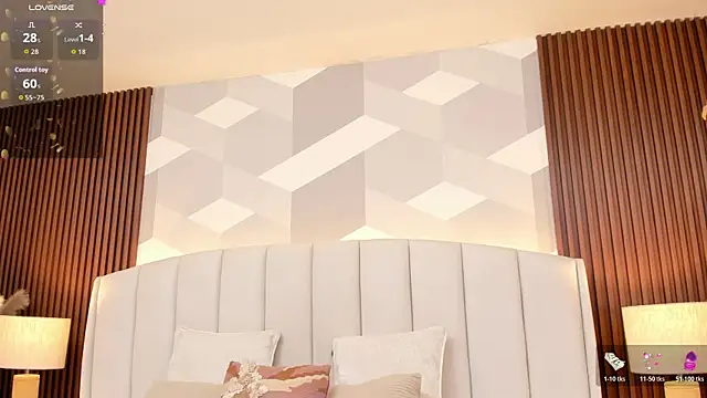 Snapshot of Mommy_Naughty chatting on 11/03/25, 11:25 Mommy Naughty online show from 11/03/25, 11:25