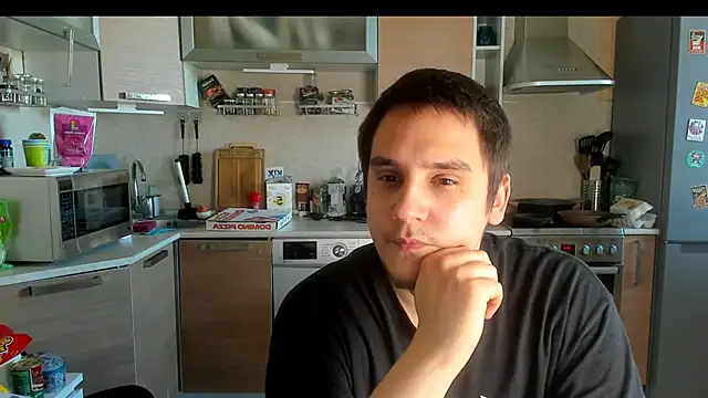 Snapshot of Bear_Beer130 chatting on 06/19/26, 04:13 Bear Beer130 online show from 06/19/26, 04:13