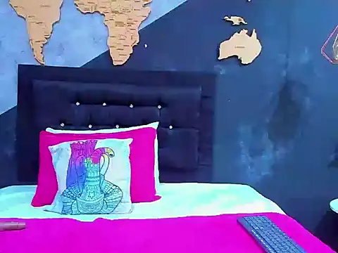 Maiam  Rossi online show from 10/29/25, 12:15