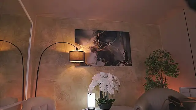 EllieRedd online show from 11/29/25, 05:18