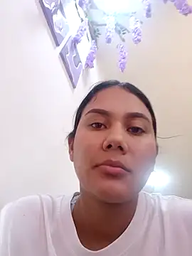 Snapshot of burbuja02 chatting on 09/11/25, 02:39 burbuja02 online show from 09/11/25, 02:39