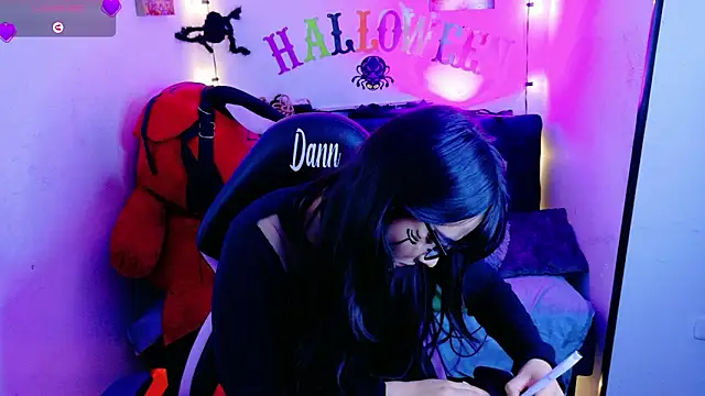 MiaVelvetDoll online show from 10/23/25, 02:05