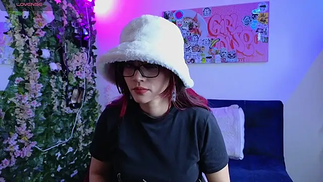 MiaVelvetDoll online show from 02/20/26, 02:41