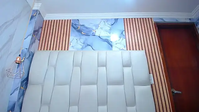 CharlotteSchmidtt online show from 01/08/26, 11:27