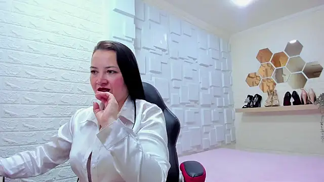 CharlotteSchmidtt online show from 12/22/25, 11:32