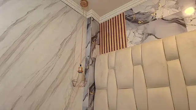 CharlotteSchmidtt online show from 10/04/25, 12:28