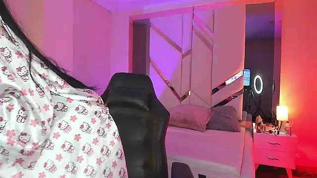 EmmaStonns online show from 11/27/25, 11:10