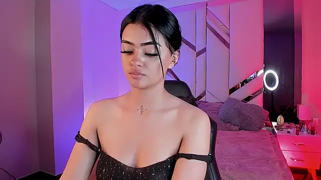 EmmaStonns online show from 11/22/25, 12:32