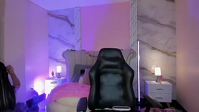 EmmaStonns online show from 04/13/26, 02:32