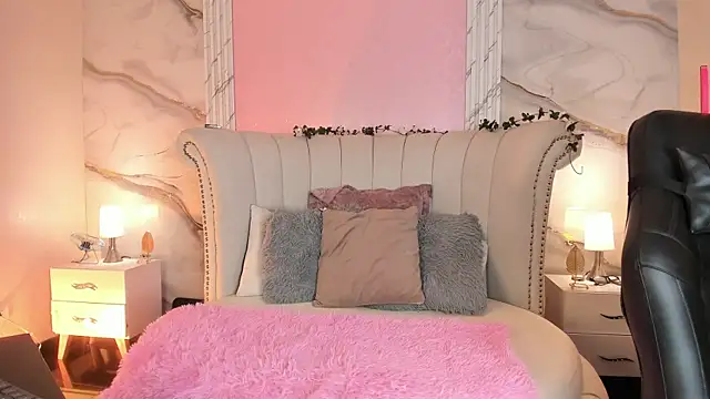 EmmaStonns online show from 05/11/26, 04:04