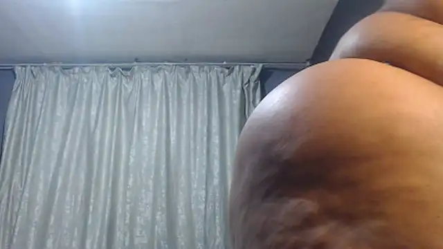 SEXYHUGEASS21 online show from 05/03/26, 03:48