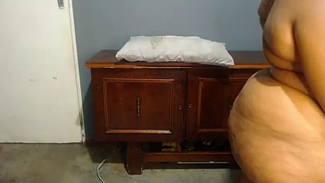 SEXYHUGEASS21 online show from 12/19/25, 04:53