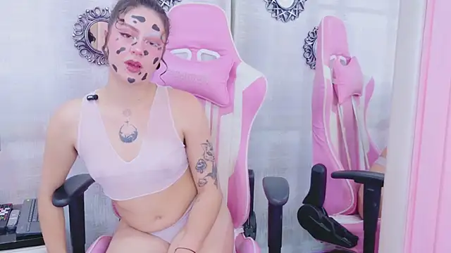 AtheneaCross online show from 10/17/25, 08:32