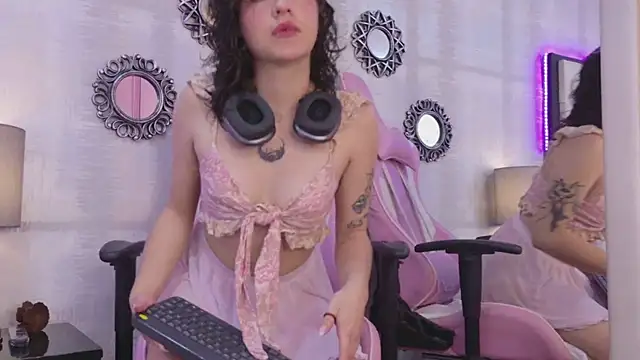 AtheneaCross online show from 09/17/25, 07:49