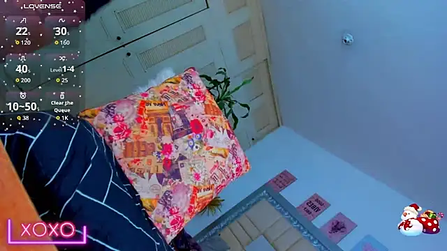 Snapshot of EbonyWildYou chatting on 12/18/25, 01:48 EbonyWildYou online show from 12/18/25, 01:48