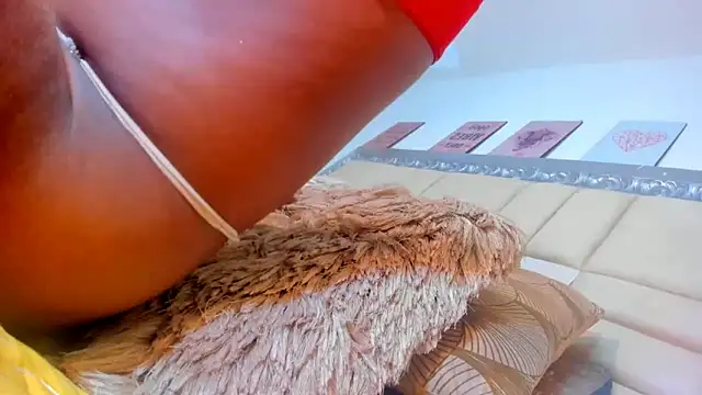 Snapshot of EbonyWildYou chatting on 10/29/25, 01:43 EbonyWildYou online show from 10/29/25, 01:43