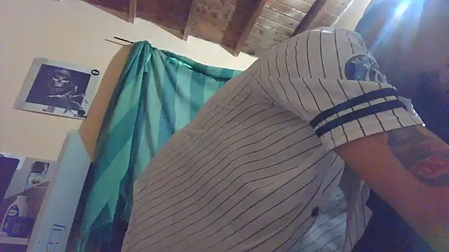 Juuaanp3 online show from 10/28/25, 12:37