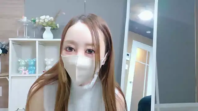 Snapshot of Xoxo__RUKA__xoxO chatting on 09/24/25, 12:44 Xoxo RUKA xoxO online show from 09/24/25, 12:44