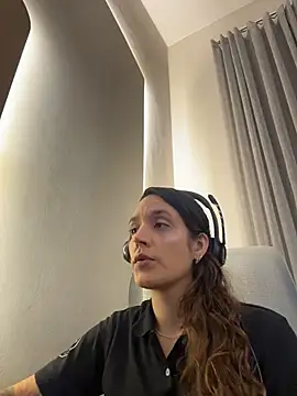 Sophia House  online show from 02/03/26, 01:38