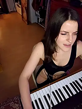 BelleFelicitas online show from 11/14/25, 05:16